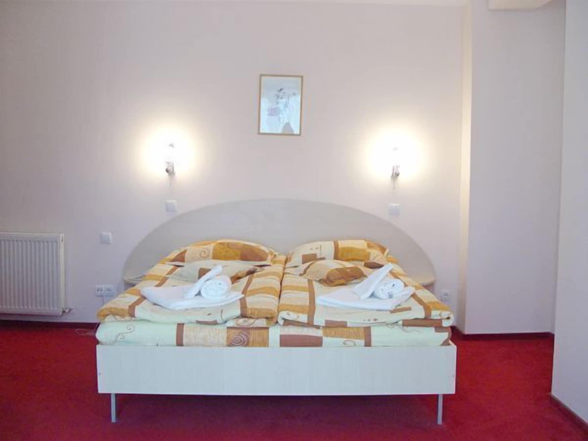 Hotel City Center Braşov Esterno foto