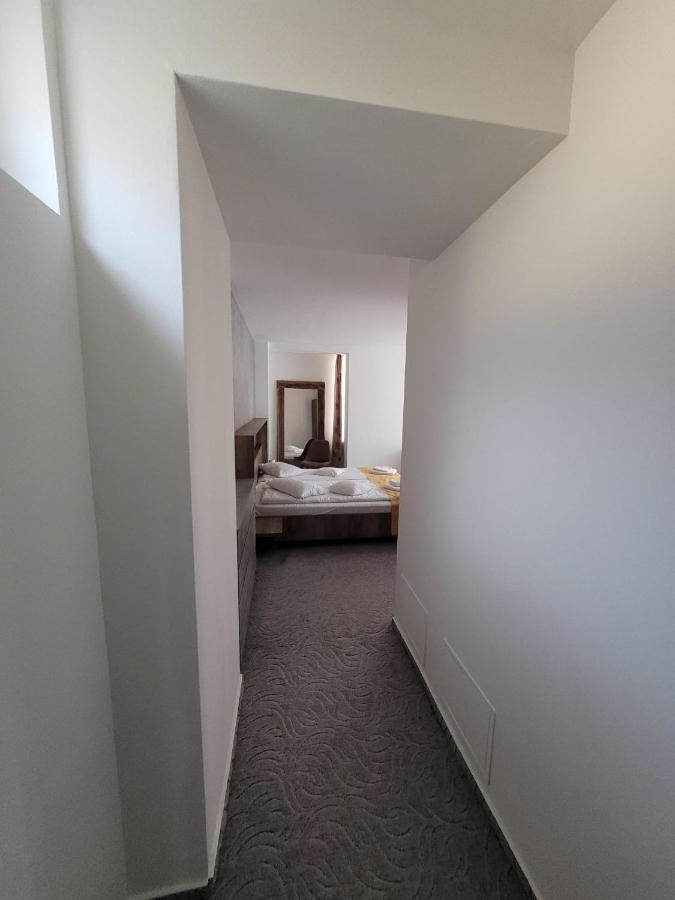 Hotel City Center Braşov Esterno foto