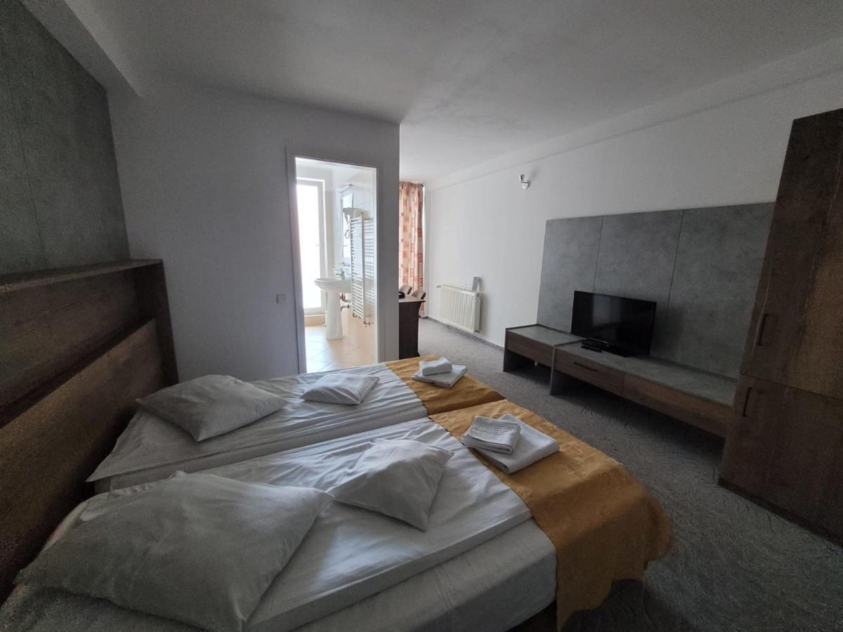 Hotel City Center Braşov Esterno foto