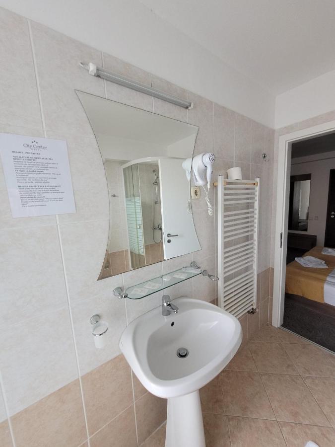 Hotel City Center Braşov Esterno foto