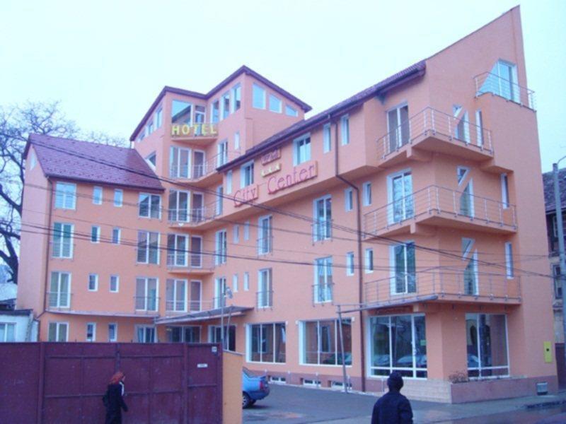 Hotel City Center Braşov Esterno foto